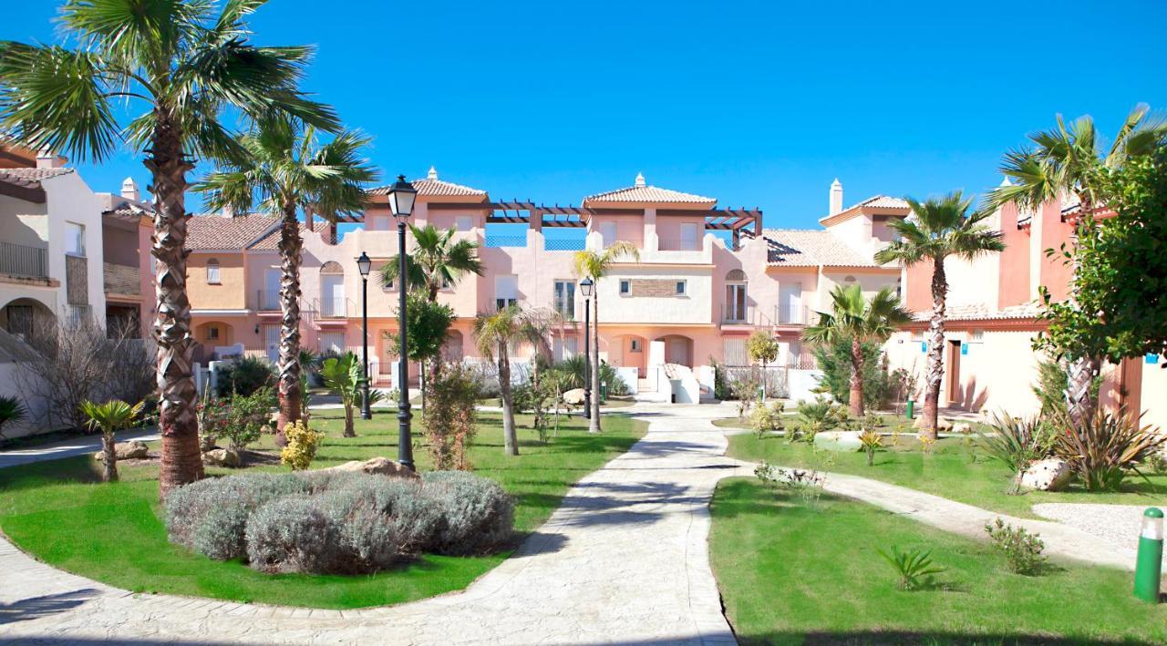 Zahara Sol Villas Y Apartamentos By Qhotels Zahara de los Atunes Bagian luar foto