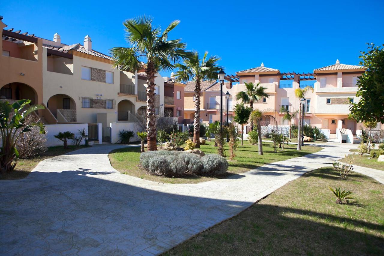 Zahara Sol Villas Y Apartamentos By Qhotels Zahara de los Atunes Bagian luar foto
